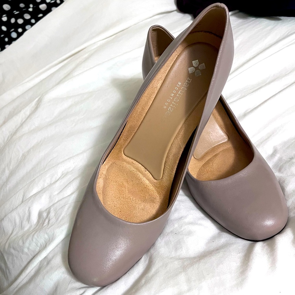 Naturalizer comfort chuck heel